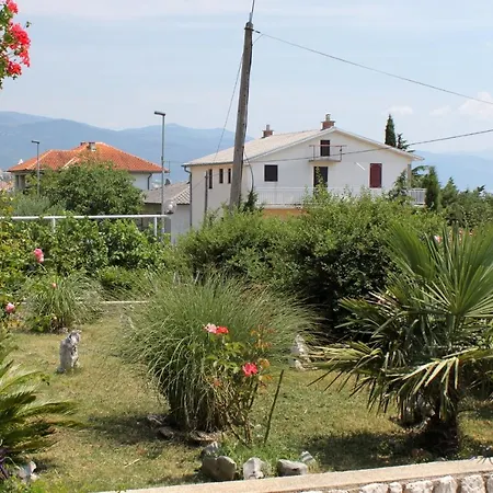 With Parking Space - 5600 ノヴィ・ヴィノドロスキー