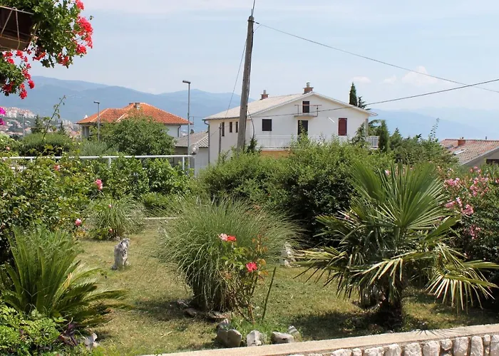 With Parking Space - 5600 ノヴィ・ヴィノドロスキー