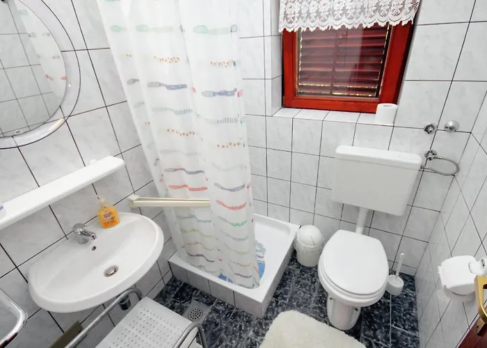 With Parking Space - 5600 דירה