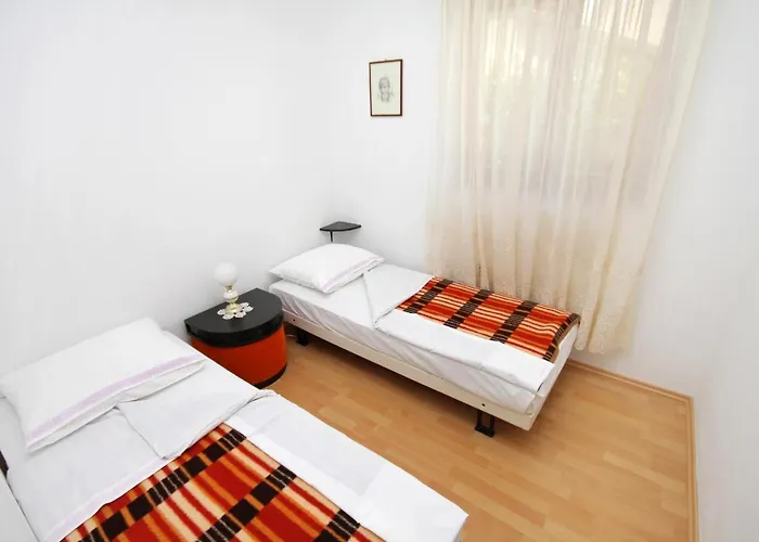 アパート With Parking Space - 5600 ノヴィ・ヴィノドロスキー